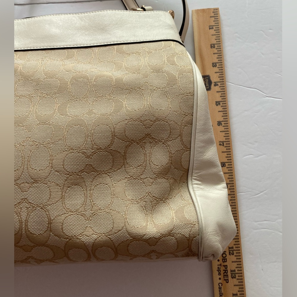 Coach Beige and Cream Signature Shoulder Bag Gold tone hardware Leather trim - Picture 13 of 14